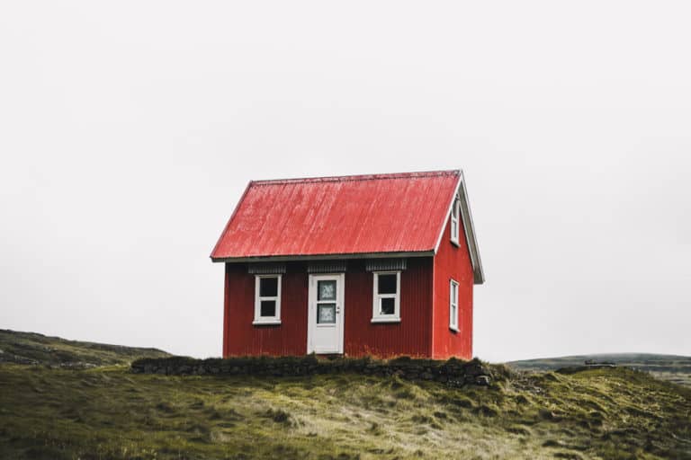 Using Minimalism To Downsize Your Life – Episode 026