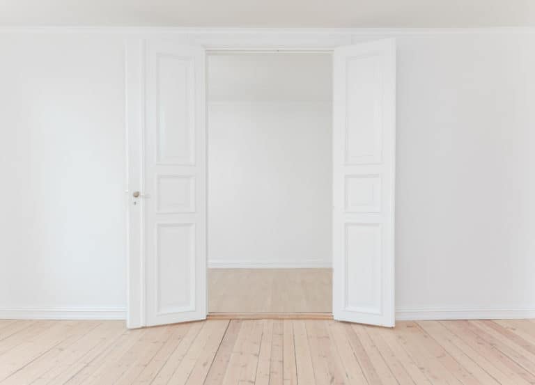 Examples of Extreme Minimalism (And Why It’s Not For Everyone)