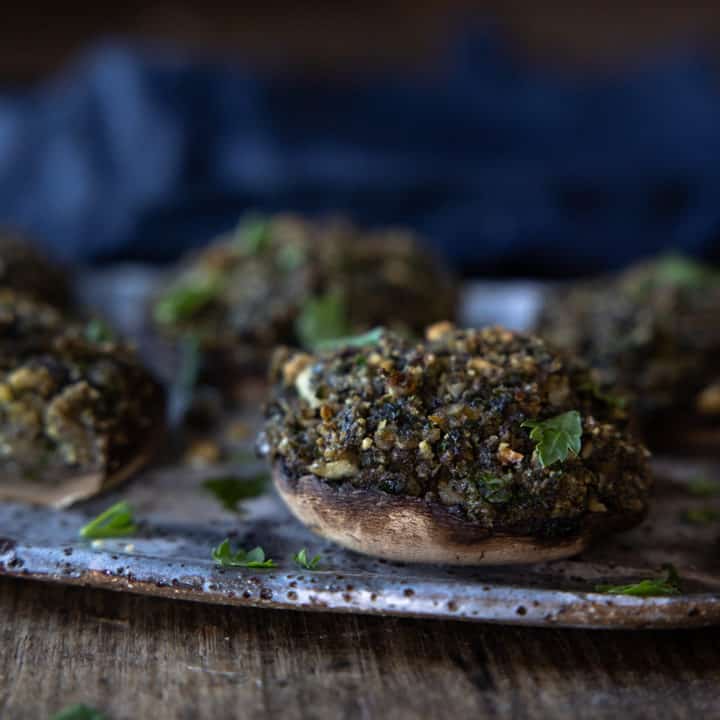 Easy Vegan Stuffed Mushrooms