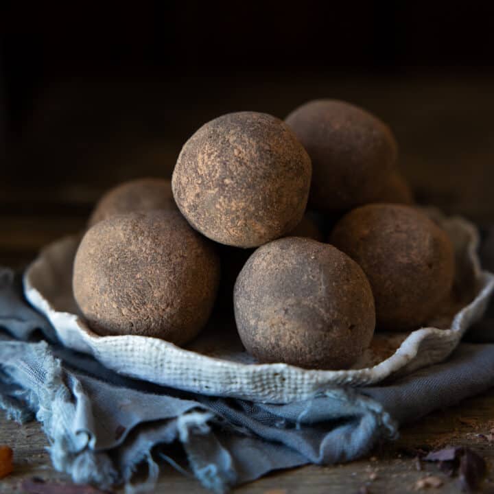 Vegan Rum & Raisin Truffles