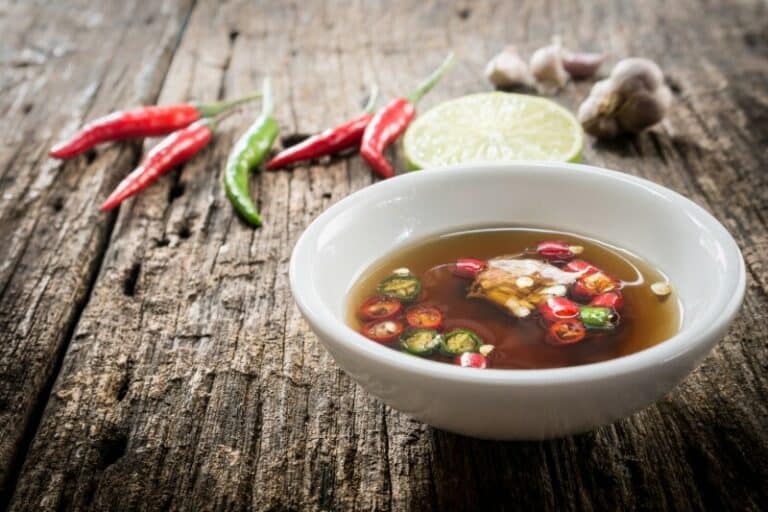 10 Tasty Vegan Fish Sauce Substitutes and Alternatives