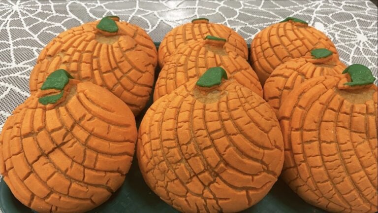 10 Best Vegan Bakeries in Los Angeles for Vegan Cakes & Desserts